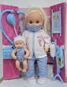 Muñeca Cariñito Mila Pediatra con bebé y accesorios